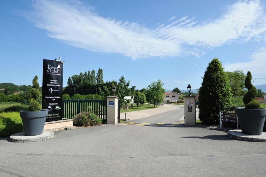 Готель Domaine De Suzel Vignieu Екстер'єр фото