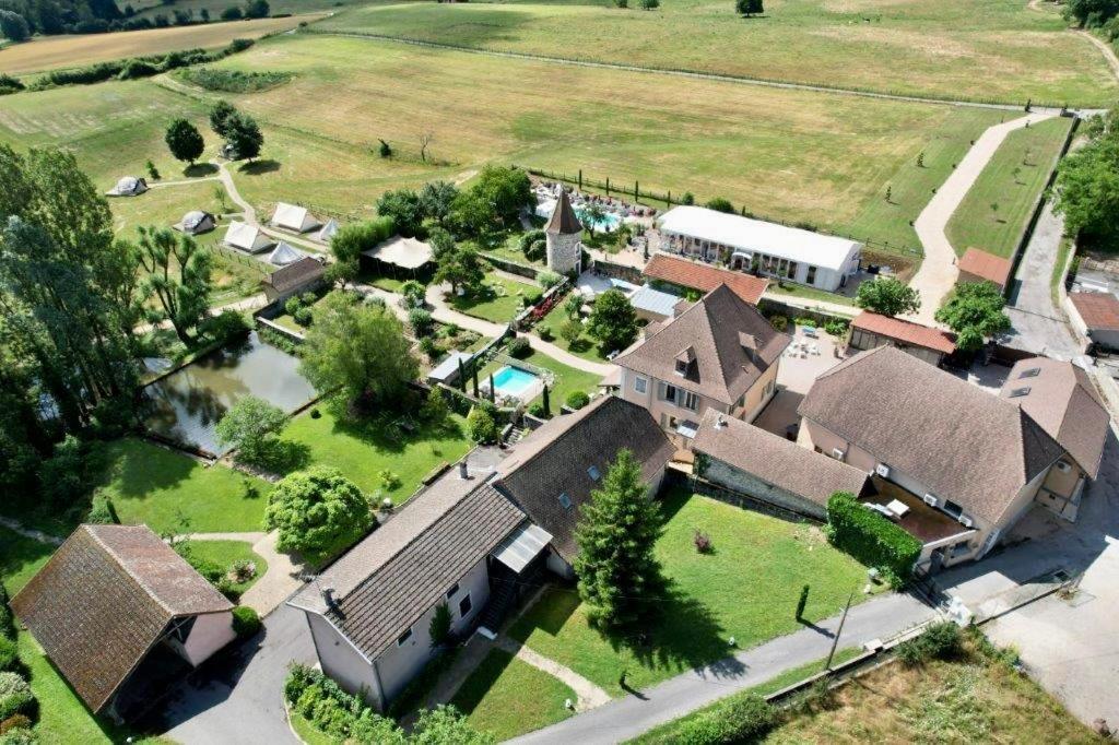 Готель Domaine De Suzel Vignieu Екстер'єр фото